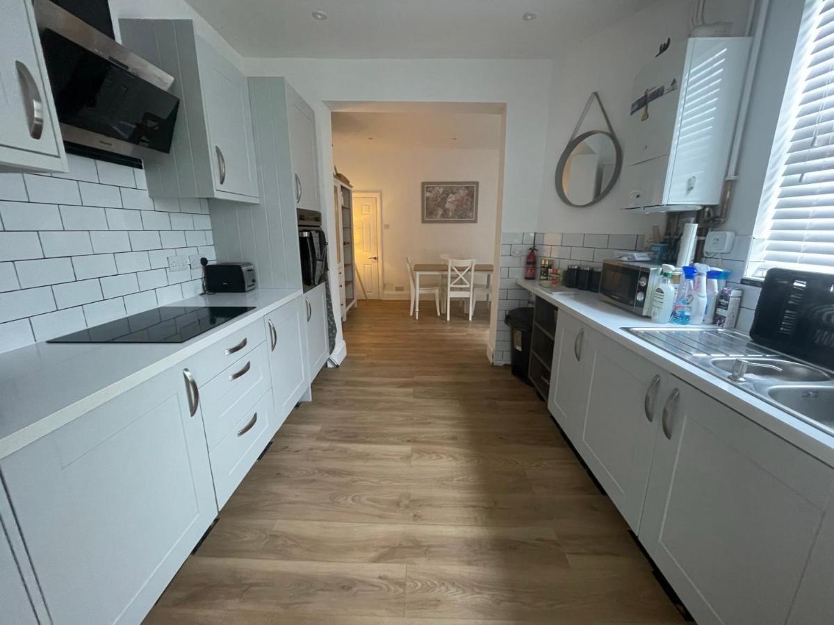Family Home Copnor Портсмът Екстериор снимка